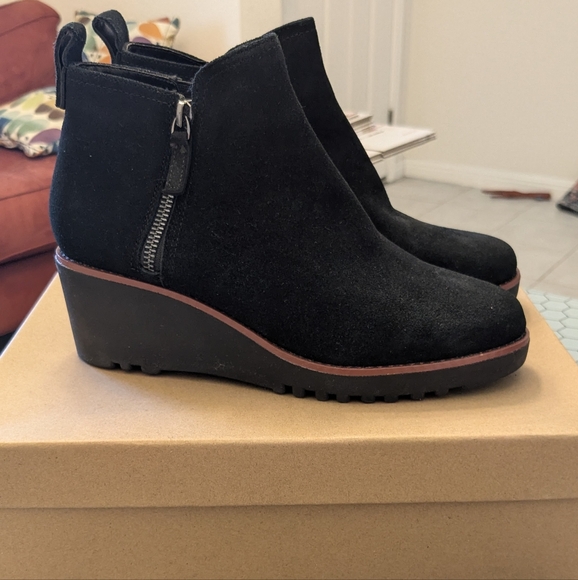 Sanctuary Evolve Women's Black Suede Ankle Boots - Picture 2 of 9